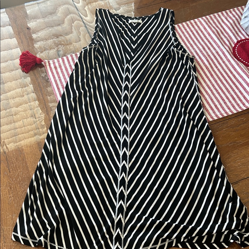 Max Studio Black and White Striped Sleeveless Dress